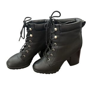 Madden Girl Leon lace up chunky sole wedge boots size 9 NWOB